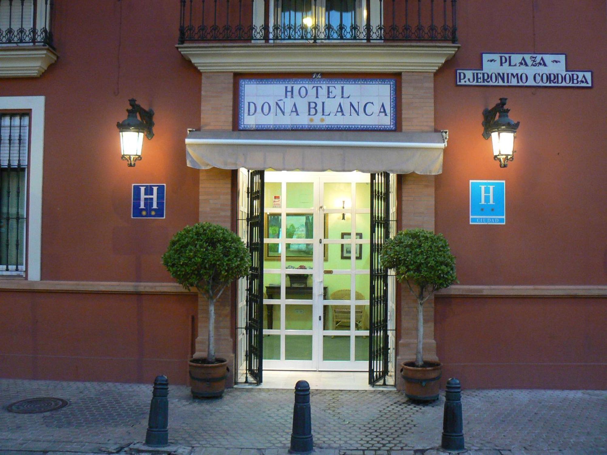 Hotel Dona Blanca, Seville